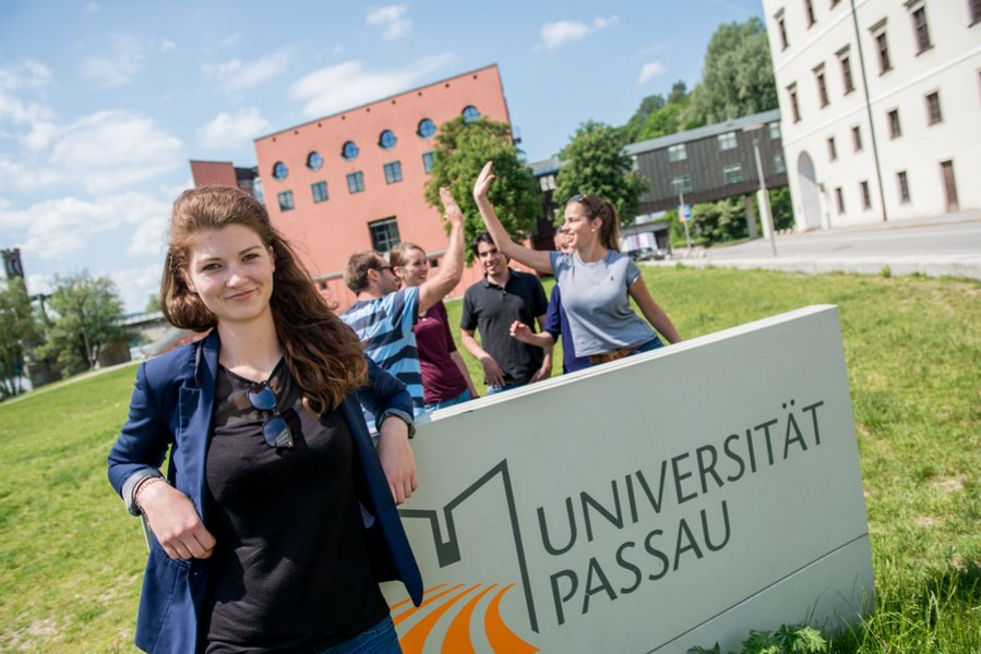 [Translate to Englisch:] Menschen an der Universität Passau