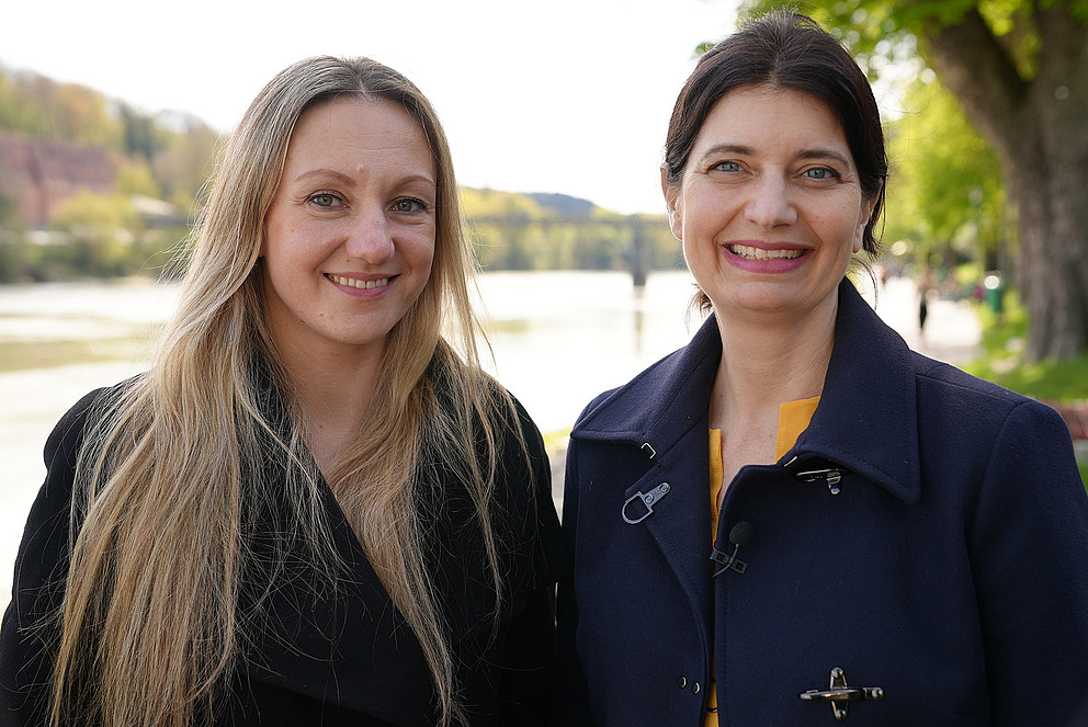 Dr. Olga Goncharova und Prof. Dr. Carolin Häussler.