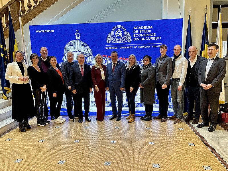 Professor Christina Hansen (7th from the left) and Florence Ertel (left) with representatives of all REform-EUN project partners in Bucharest in January 2023. Photo credit: REform/Ertel