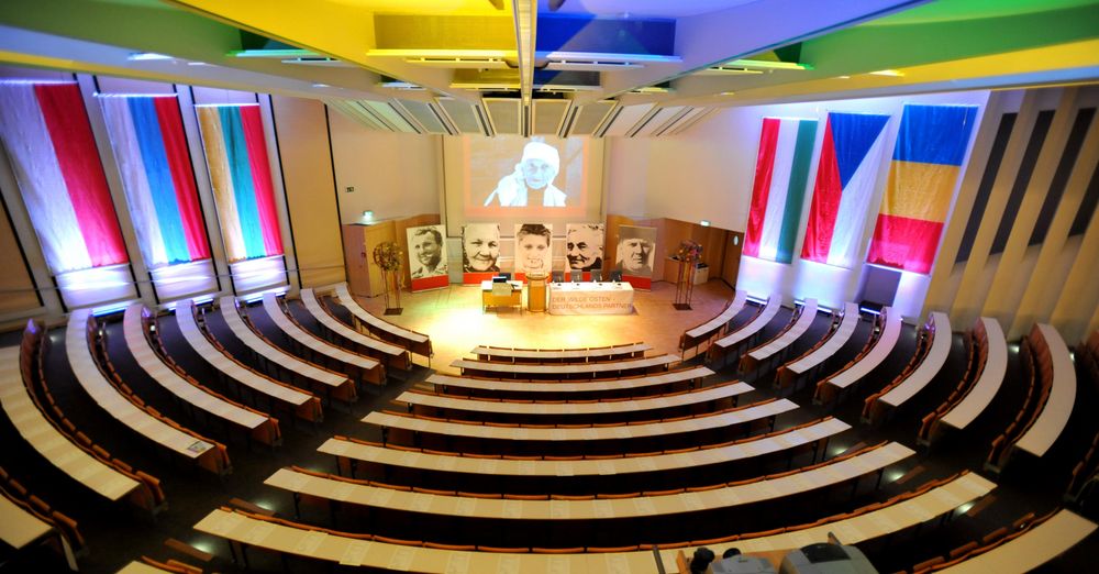 Internationally decorated lecture hall