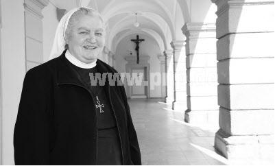 Schwester Mirjam Müller leitet die Geschicke des Nikolakloster seit 1992. Die Ordensfrau wusste früh, wo ihr Weg hingeht. (Foto: Jäger)