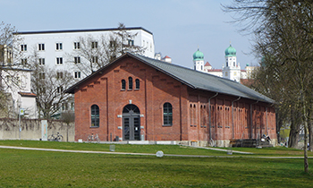 Die Innsteg-Aula auf dem Campus der Universität Passau Die Innsteg-Aula auf dem Campus der Universität Passau
