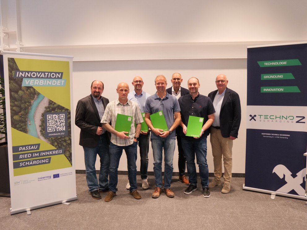 Zeugnisverleihung zum Abschluss des Lehrgangs „Digitale Zukunftskompetenz“; Foto: Universität Passau