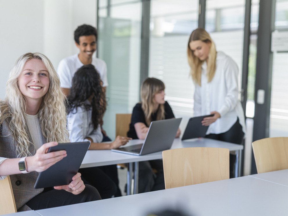 Pictures of students in a seminar