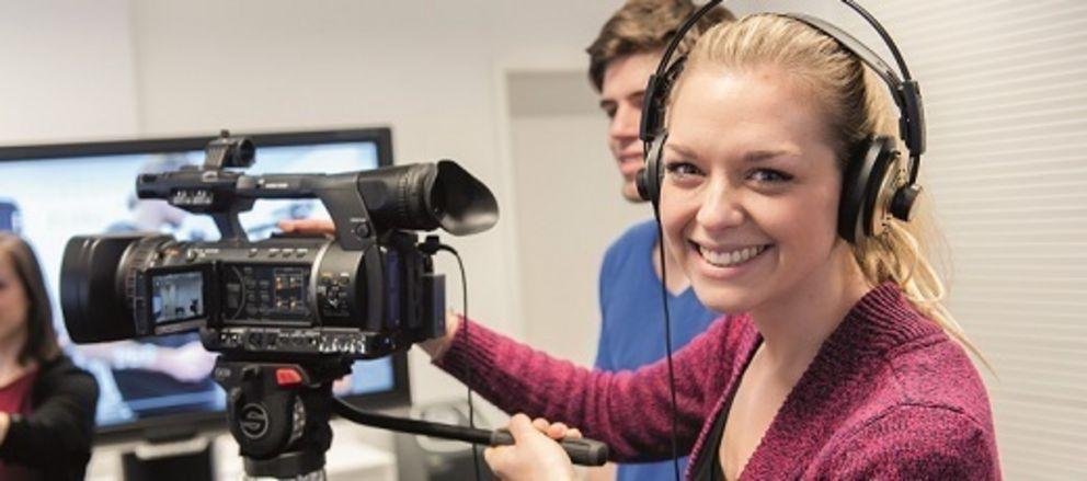 Journalistik-Studentin der Universität Passau Journalistik-Studentin der Universität Passau