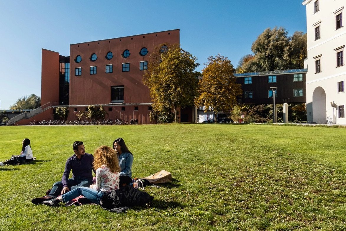 Sozial- und Bildungswissenschaftliche Fakult&auml;t