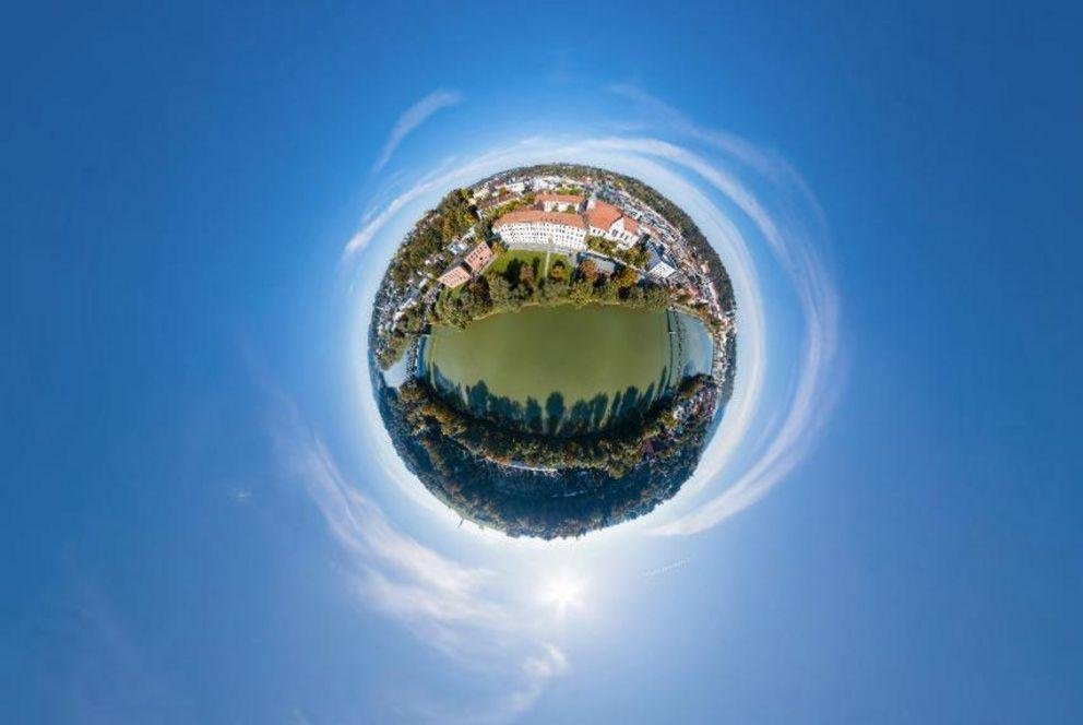 Uni Passau als kleiner Planet