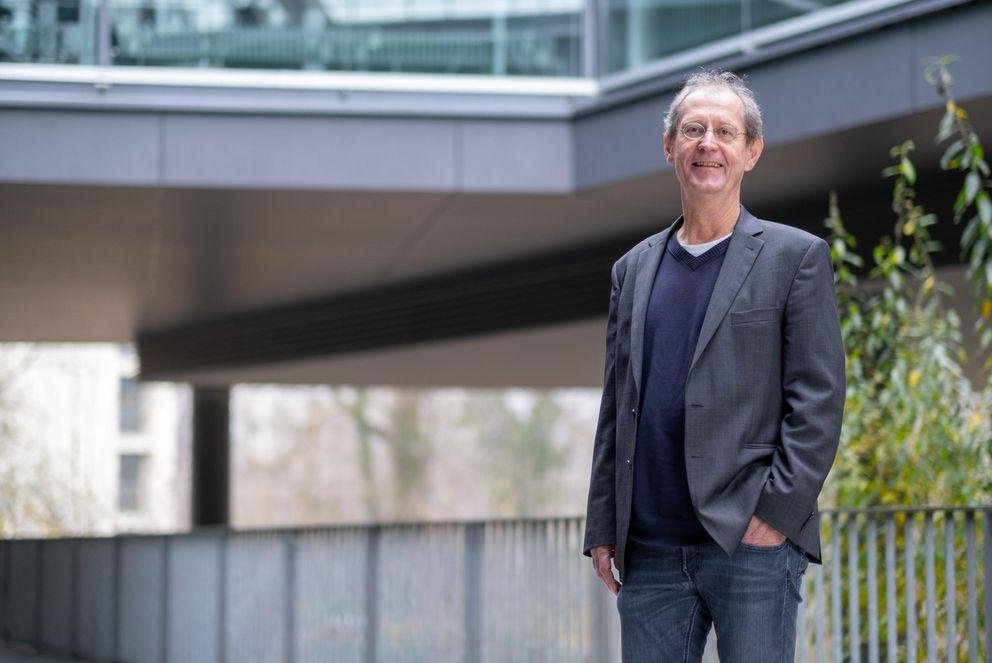 Prof. Dr. Ing. Hermann de Meer Prof. Dr. Ing. Hermann de Meer