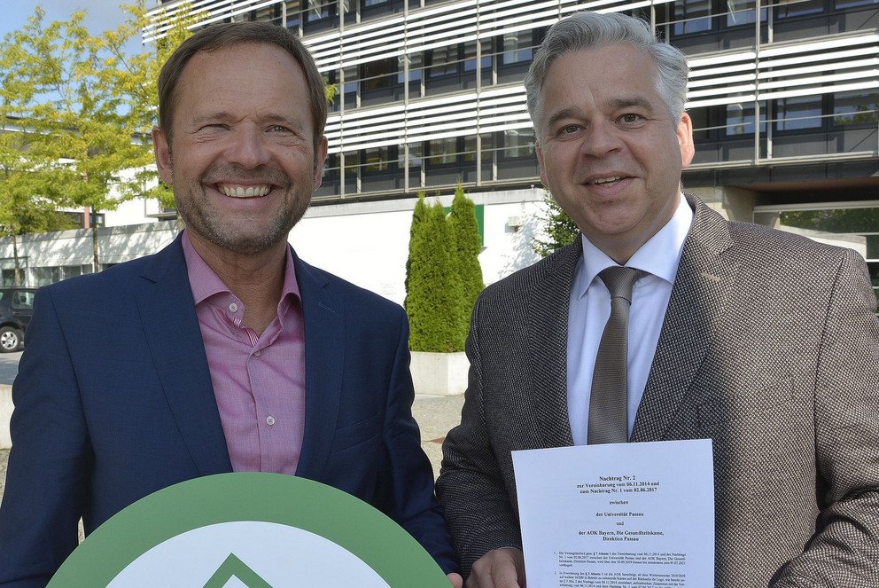 AOK-Direktor Günter Schober und Kanzler Dr. Achim Dilling