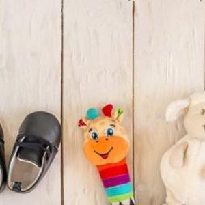 Cuddly toys and children's toys
