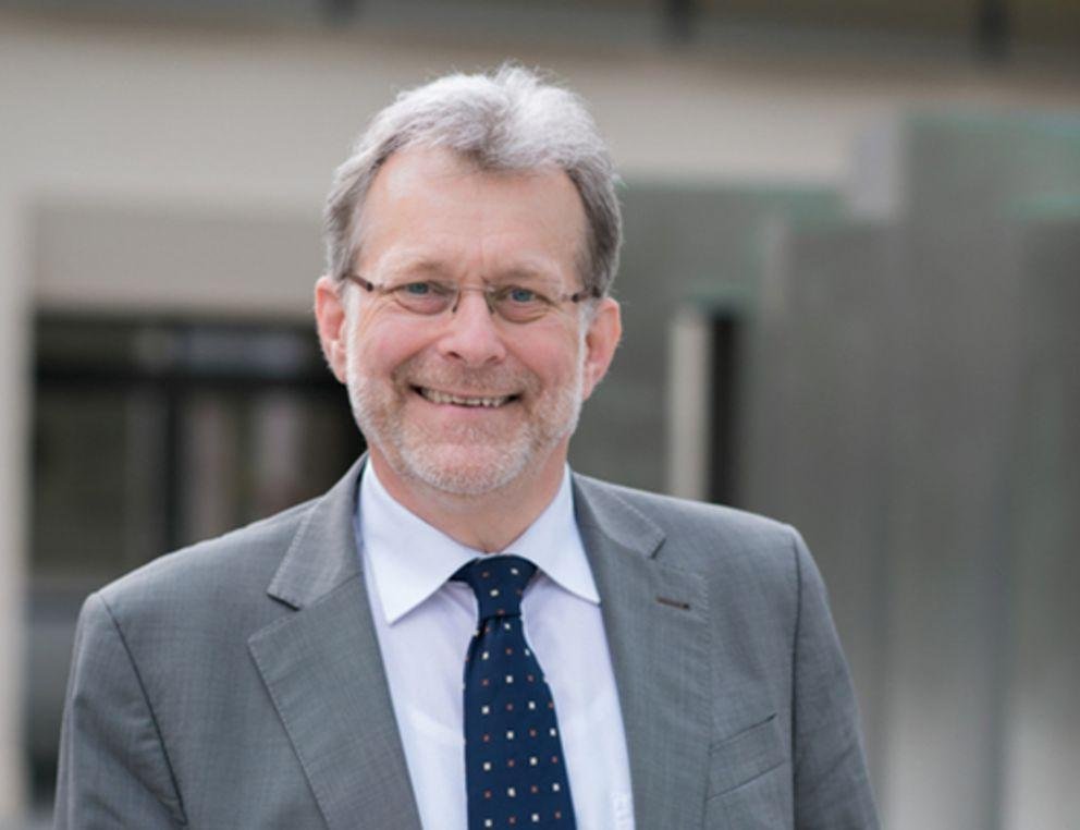 Prof. Dr. Burkhard Freitag Prof. Dr. Burkhard Freitag