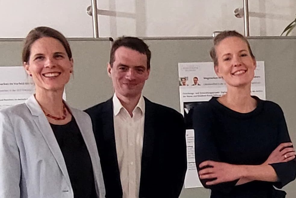 Das Team des Labors f&uuml;r Demokratiebildung (v.l.n.r.): Dr. Linda von Keyserlingk--Rehbein, Markus Gerstmeier und Prof. Dr. Inken Heldt; Foto: Universit&auml;t Passau