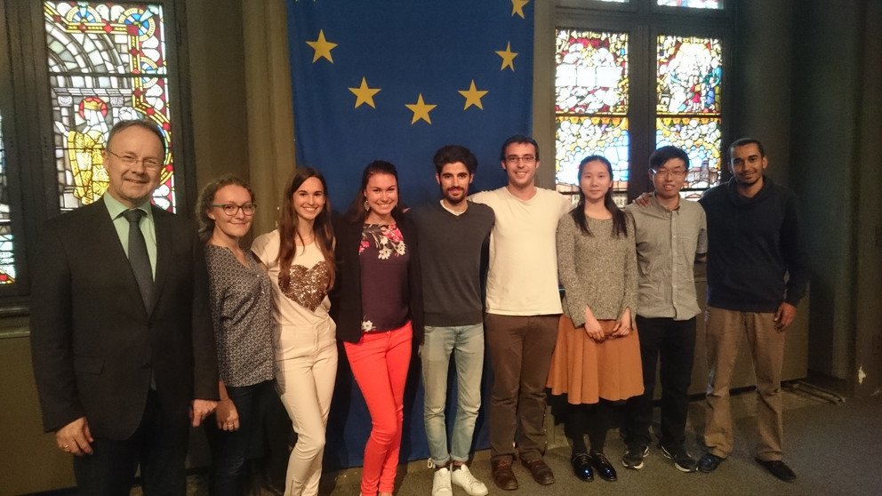 2. B&uuml;rgermeister Urban Mangold begr&uuml;&szlig;te die neuen internationalen Studierenden, die in diesem Semester aus 38 Nationen nach Passau kommen. Foto: Universit&auml;t Passau