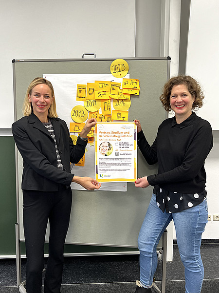 Marie-Helene Wünsch (links), Leiterin Familienservice in der Stabsstelle Diversity und Gleichstellung der Universität Passau, und Stefanie Zepf, Foto: Universität Passau 