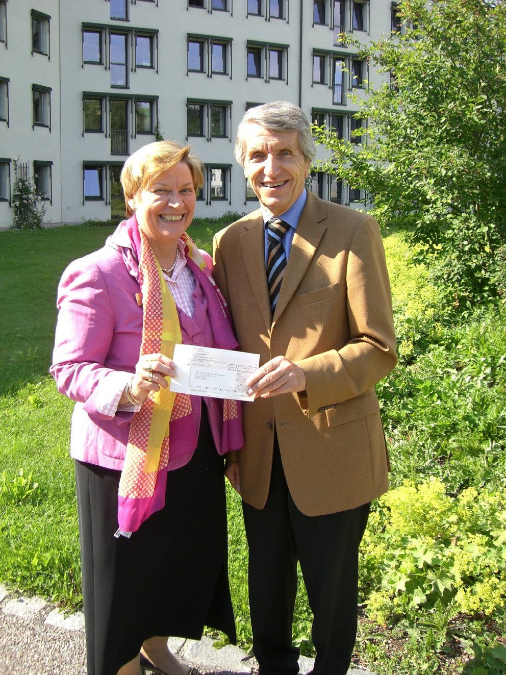 Freuen sich &uuml;ber Unterst&uuml;tzung f&uuml;r den Verein der Freunde und F&ouml;rderer: Renate Braun und Prof. Dr. Walter Schweitzer.