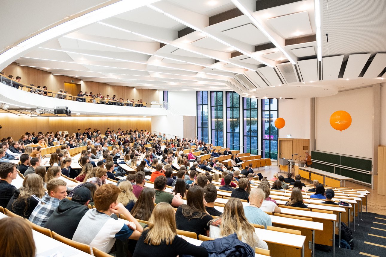 H&ouml;rsaal Erstsemesterbegr&uuml;&szlig;ung