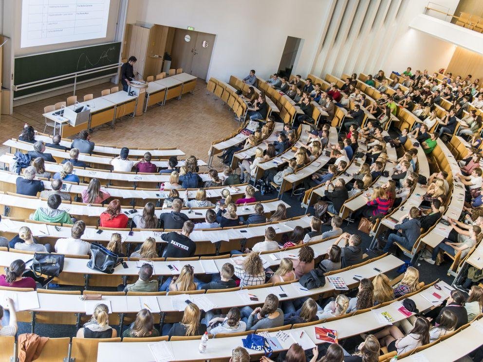 Vorlesung im Hörsaal 10 Audimax