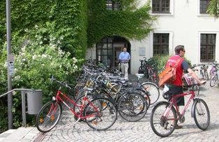 Main entrance to the Nikolakloster building