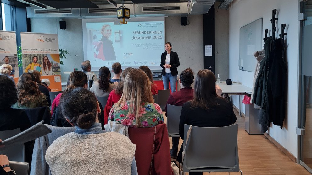 Gründerinnen Akademie 2025: finale Pitches im INN.KUBATOR Passau; Foto: Universität PassauGründerinnen Akademie 2025: finale Pitches im INN.KUBATOR Passau; Foto: Universität Passau
