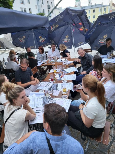 Philosophieren im Biergarten 2024; Foto: Universität Passau