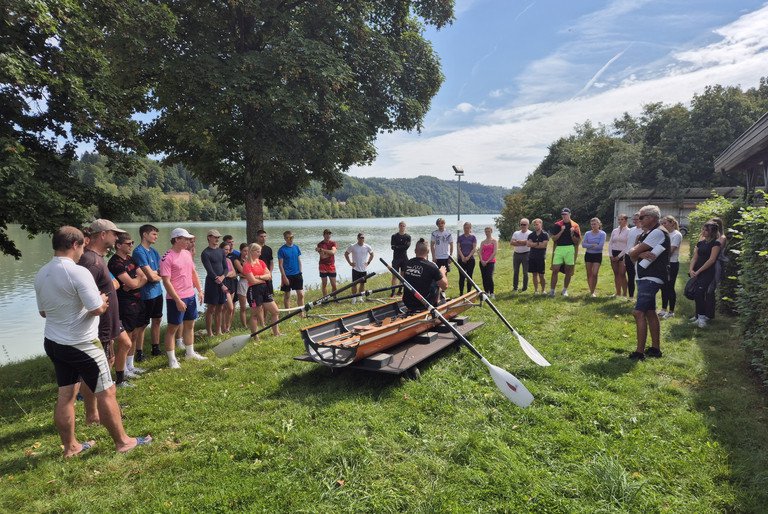 Gemeinsamer Ruderkurs am Inn in Passau; Foto: Universität Passau