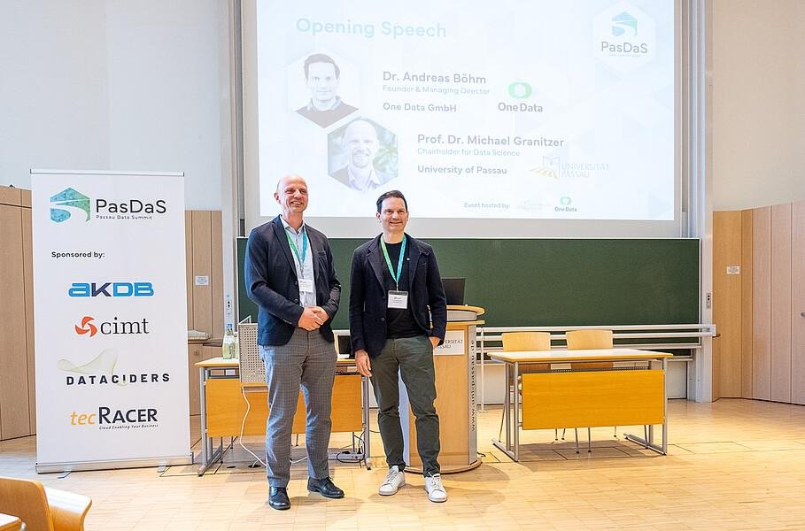 Prof. Dr. Michael Granitzer (l.) und Dr. Andreas Böhm haben die PasDaS 2016 ins Leben gerufen.