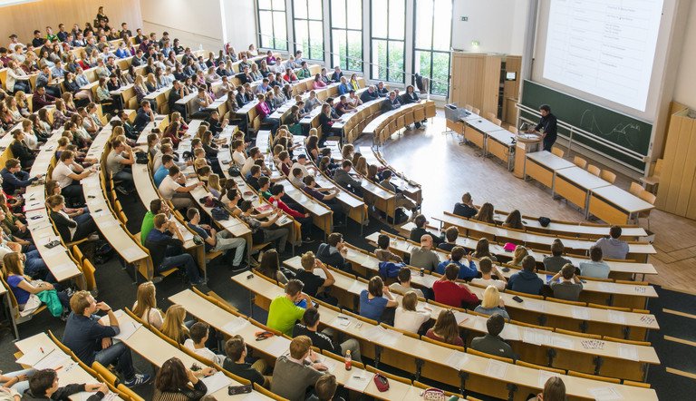 Vorlesung im H&ouml;rsaal