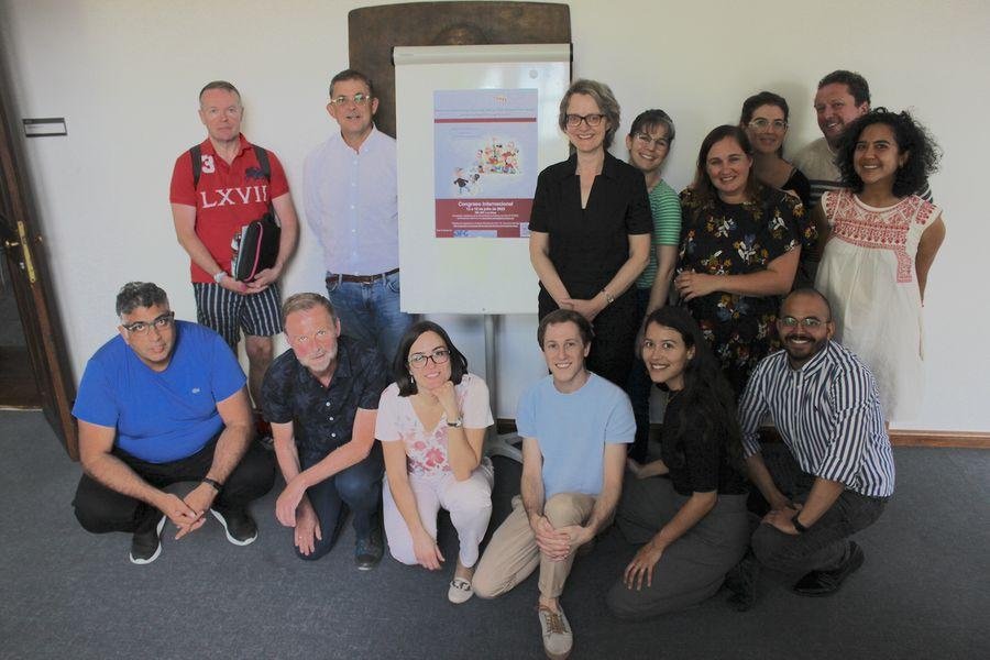 Viele internationale Teilnehmende widmeten sich auf einer dreitägigen Konferenz dem Thema Rezeption und Präsentation von Komik und Behinderung in den darstellenden Künsten. Foto: Universität Passau