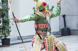 Thailändische Tanzaufführung mit Unterstützung des Königlich Thailändischen Generalkonsulats