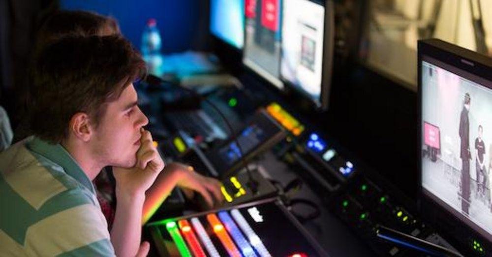 Student im Fernseh-Studio