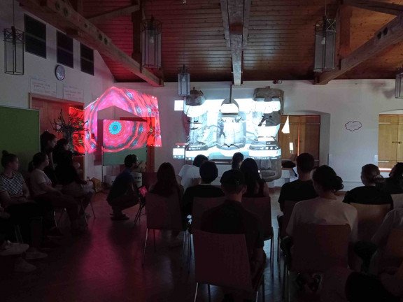 H&ouml;ll/L&iacute;skov&aacute;