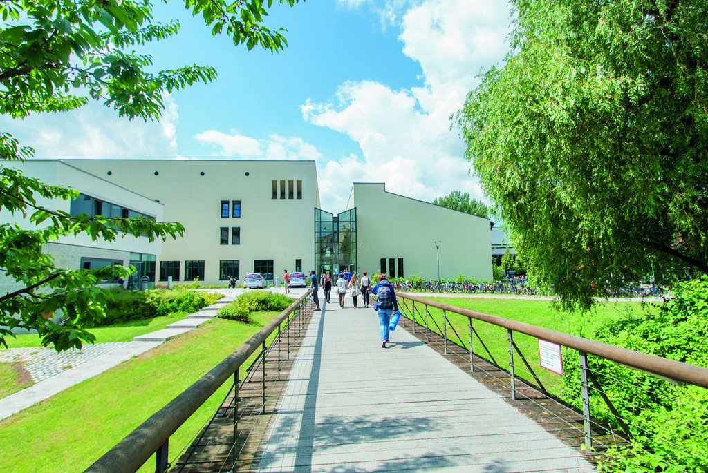 Fakult&auml;t f&uuml;r Informatik und Mathematik