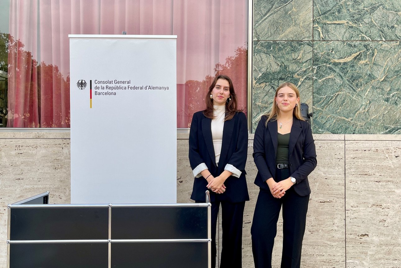 Milena (rechts) und Kollegin