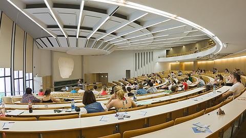 Studierende im Hörsaal