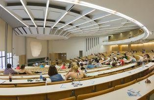 Studierende im Hörsaal