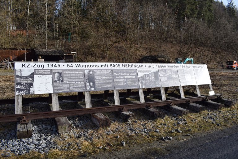 Decorative image of the tile 'Vzpomnkov kolej'