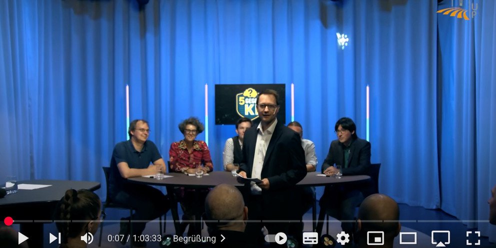 Quizshow „5 gegen KI“ stößt auf große Youtube-Resonanz.