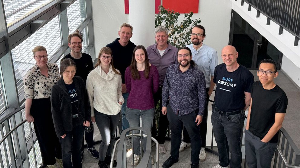 Ein Team um den Datenwissenschaftler Prof. Dr. Michael Granitzer von der Universit&auml;t Passau entwickelt in dem neuen BMFTR-Verbundprojekt SOURCE eine europaweite Infrastruktur, die manipulierte Informationen fr&uuml;hzeitig erkennt.
