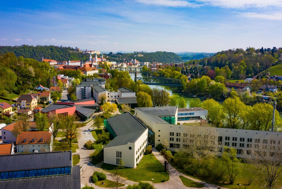 Eine Luftaufnahme des Campus der Universität Passau