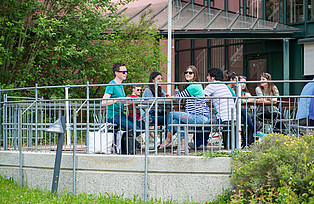 Students in front of Audimax