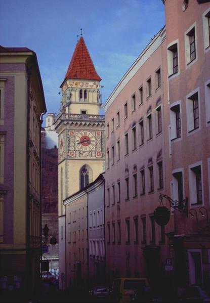 Alley leading to Passau city hall
