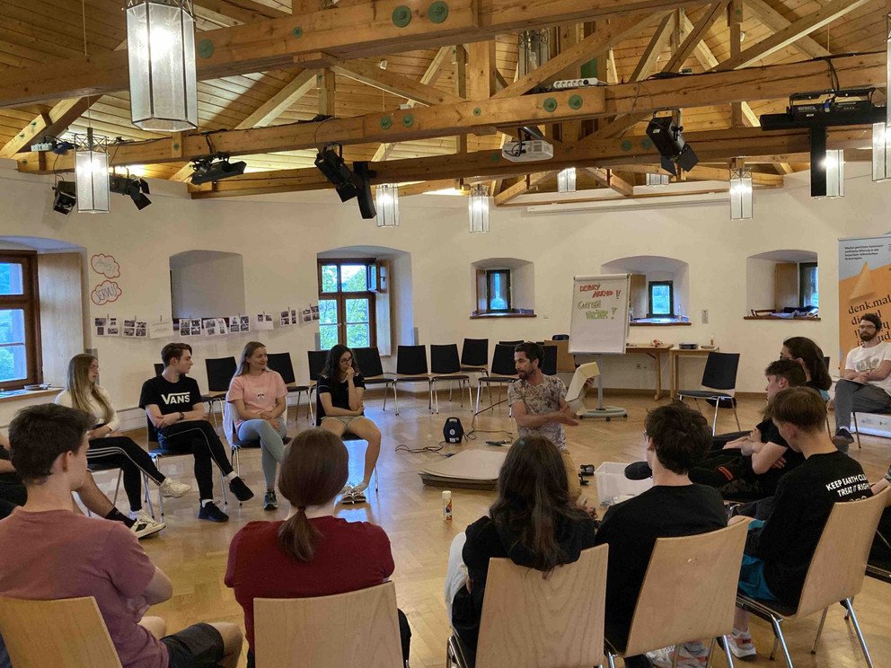 H&ouml;ll/L&iacute;skov&aacute;