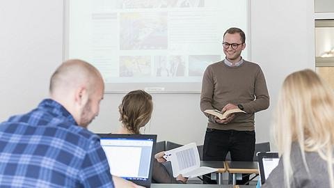 Studierende im Seminar
