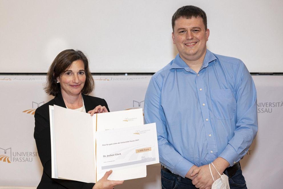Prof. Dr. Bettina Noltenius und Dr. Jochen Glück Prof. Dr. Bettina Noltenius und Dr. Jochen Glück