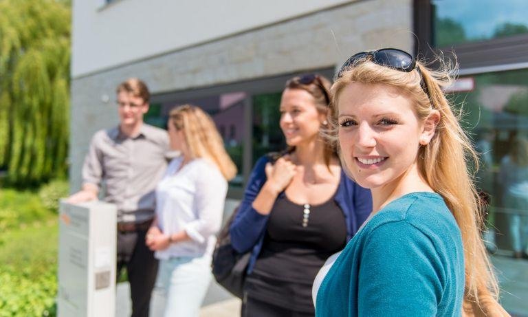 Students in front of the ZMK