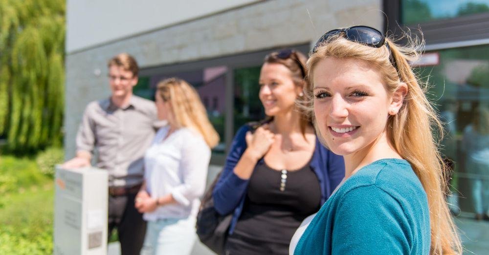 Students in front of the ZMK