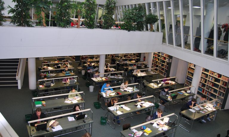 A faculty library reading room