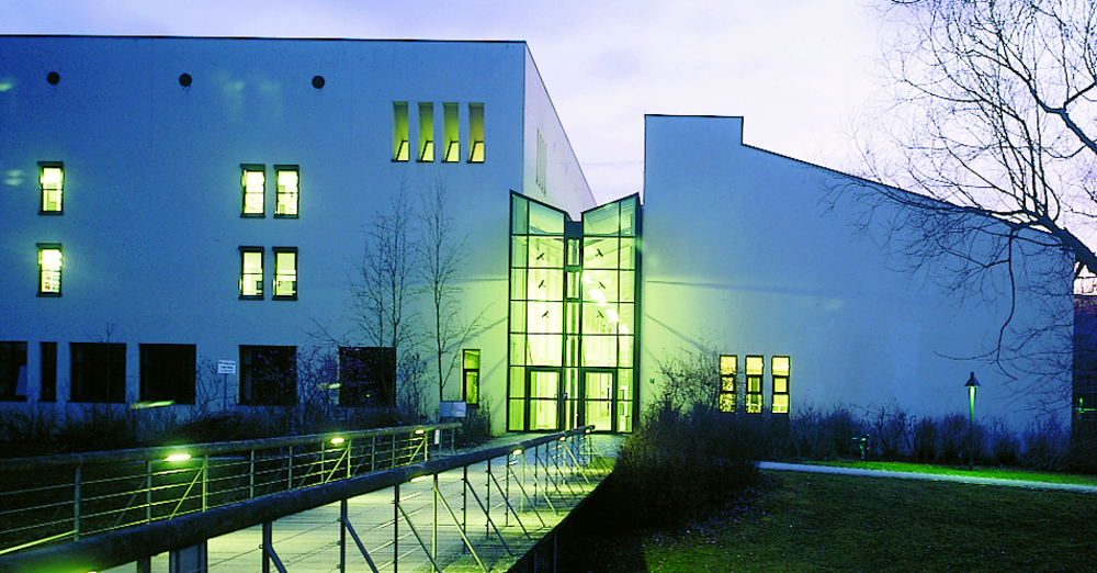 Night photograph of the building for informatics and mathematics