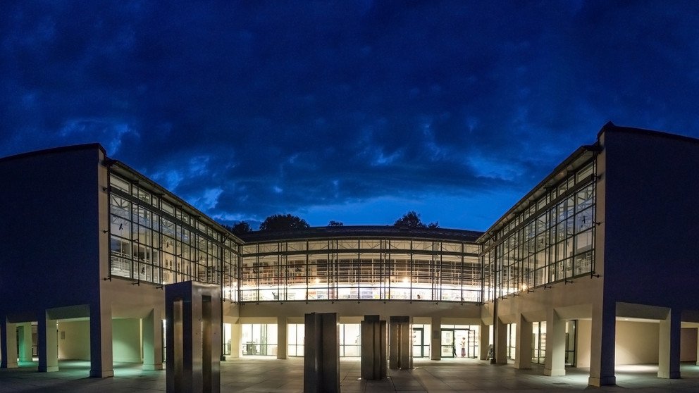Abends in der Uni - die Zentralbibliothek