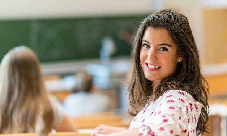 Studentin im Hörsaal